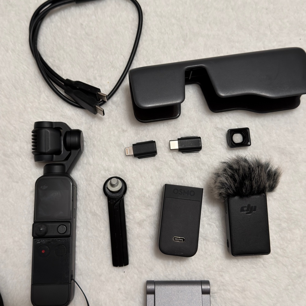 DJI Osmo Pocket Camera Set in Black and Gray